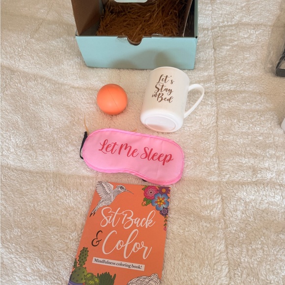 Cozy Night In Gift Set - Picture 2 of 3